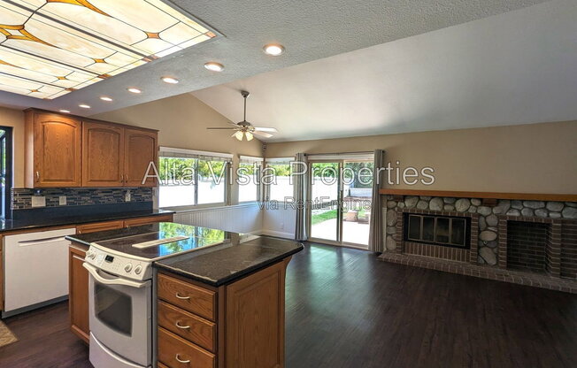 5 beds, 3.5 baths, 2,410 sqft, $5,995