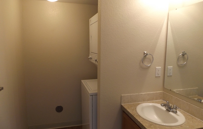 2 beds, 2 baths, $1,400