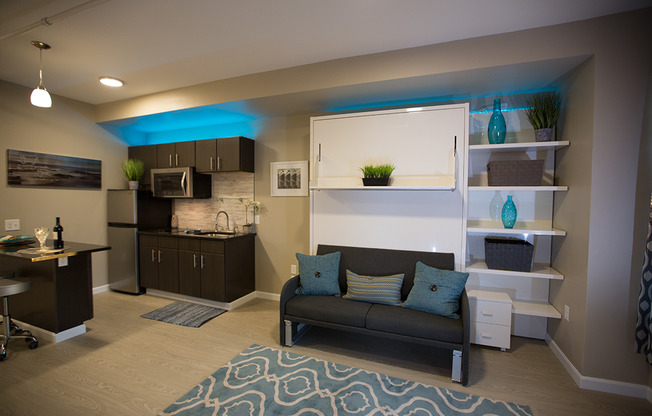 Studio, 1 bath, 350 sqft, $1,365, Unit 209