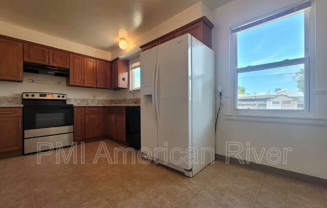 2721 18 AVE