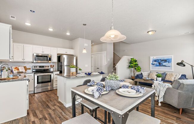 Sunnyvale Village - HOLIDAY MOVE-IN SPECIAL: GET 1 MONTH FREE!