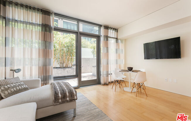 1 bed, 1 bath, 860 sqft, $3,200, Unit 407