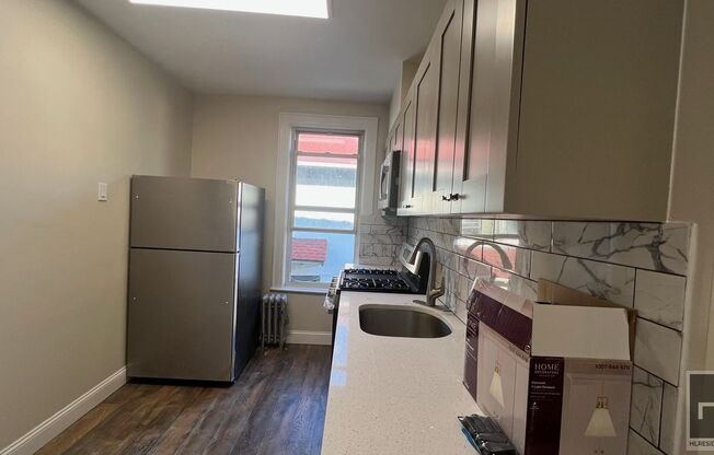 433 E 2 ST