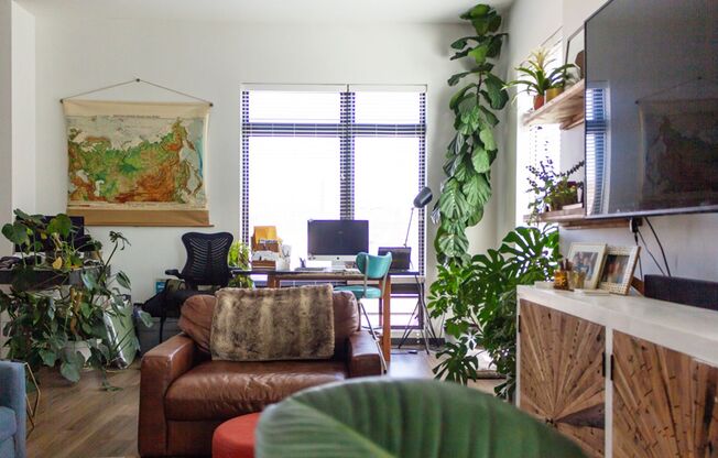 Studio, 1 bath, 1,095 sqft, $1,660, Unit 422