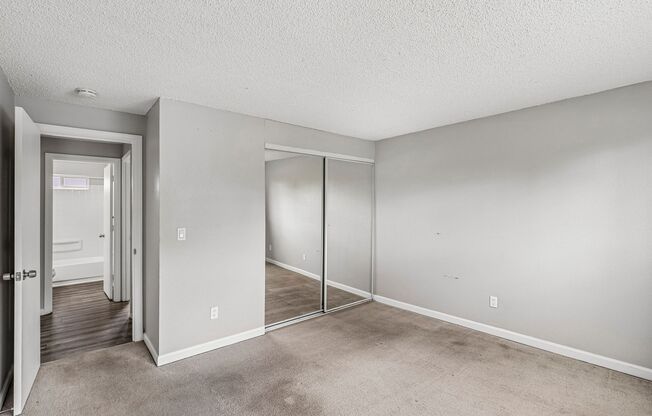 2 beds, 1 bath, 800 sqft, $1,295, Unit 431-01-17