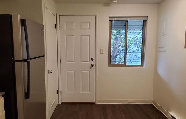 2 beds, 1 bath, 760 sqft, $1,650