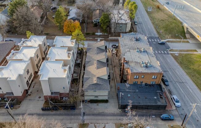 Luxurious townhouse on Cherry St!