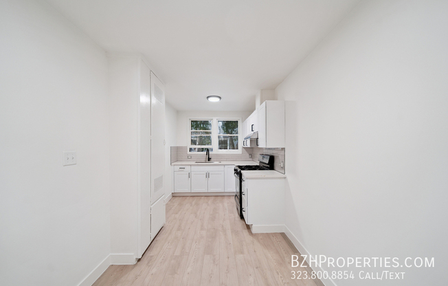 1138 S SHERBOURNE DR
