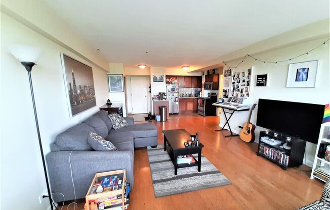 1 bed, 1 bath, 700 sqft, $2,000, Unit 418-0706
