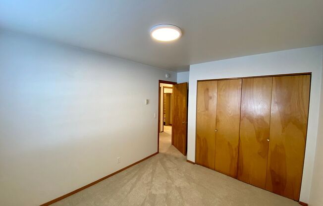 2 beds, 1 bath, $1,725, Unit 2690 - 04