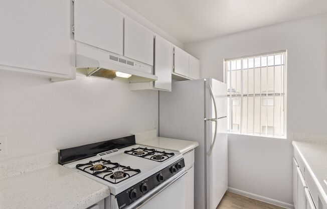 2 beds, 1 bath, 700 sqft, $1,150, Unit 221