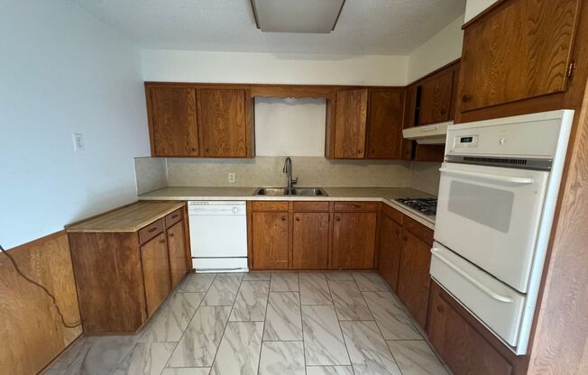 3 beds, 1 bath, $1,175