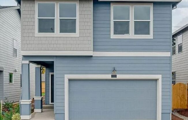 Beautiful Modern *NEW CONSTRUCTION* 4 BD* 2.5 BA* Single Family Home Located In East Park Village In Salem!