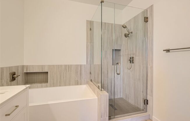 3 beds, 2 baths, $2,375, Unit Unit #103