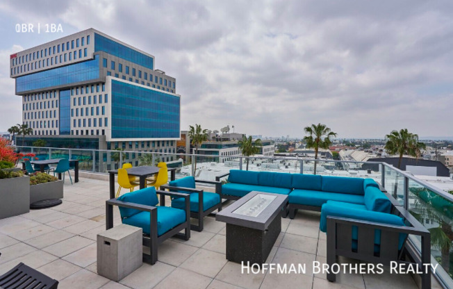 5839 W SUNSET BLVD