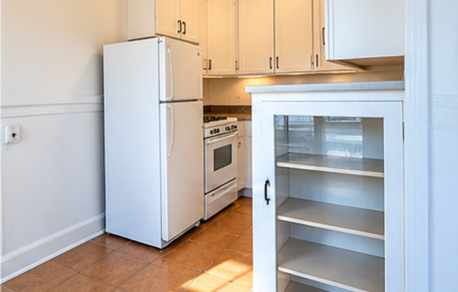 2 beds, 1 bath, 940 sqft, $2,595, Unit 604