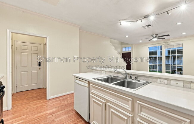 2 beds, 1.5 baths, 1,230 sqft, $2,075