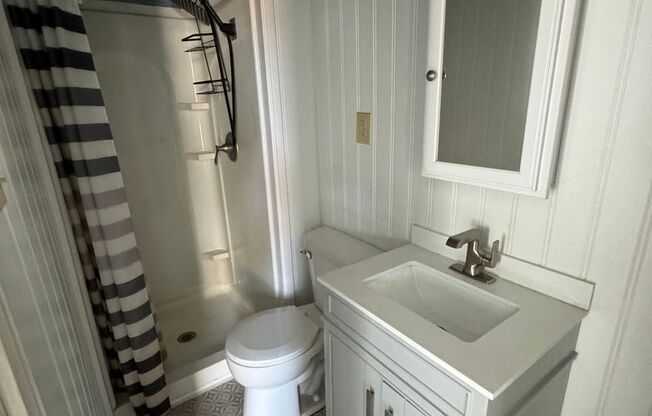 Studio, 1 bath, $725