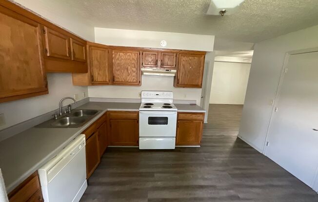 3 beds, 1 bath, $1,200