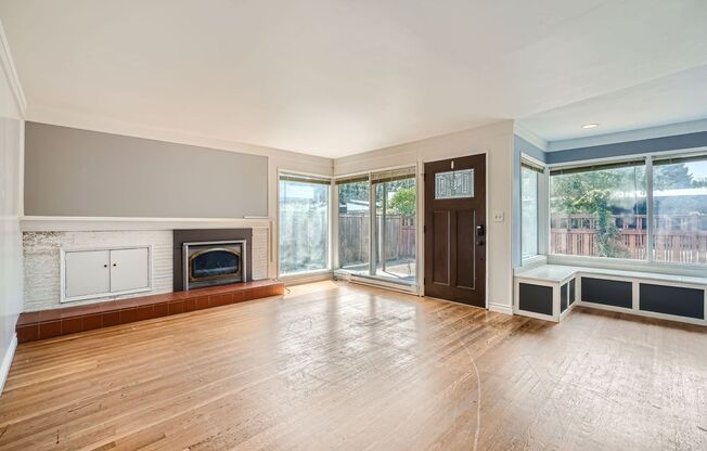 Ideally Located 3 Bed 2 Bath Lake Forest Park Home w/ Fenced Yard!