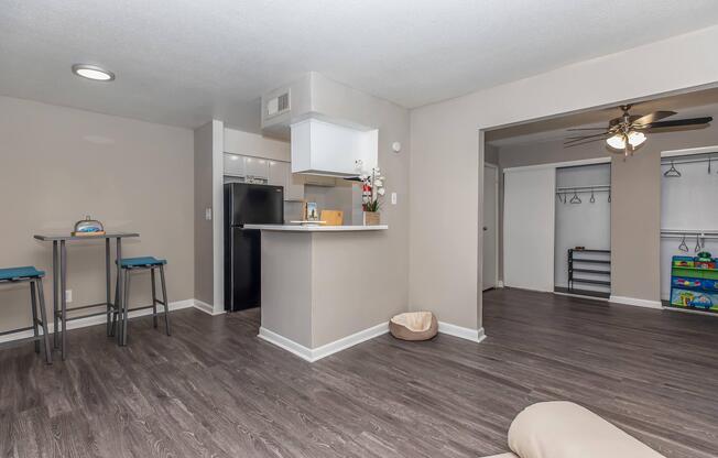 Home - The Oasis Apartments and Townhomes - Houston, TX