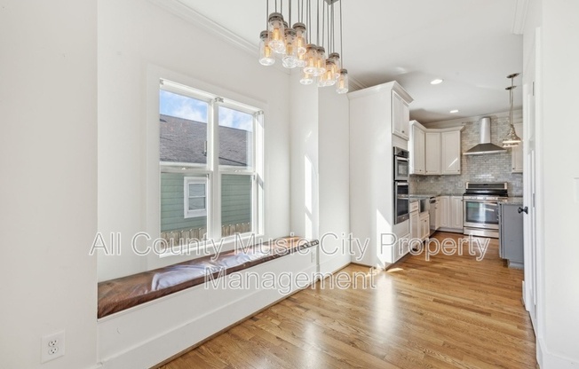 1105 49 AVE N