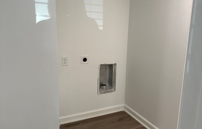 3 beds, 2 baths, 1,200 sqft, $1,995, Unit 2290-03