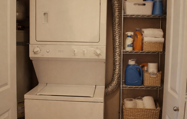 Studio, 1 bath, 649 sqft, $1,850, Unit 420