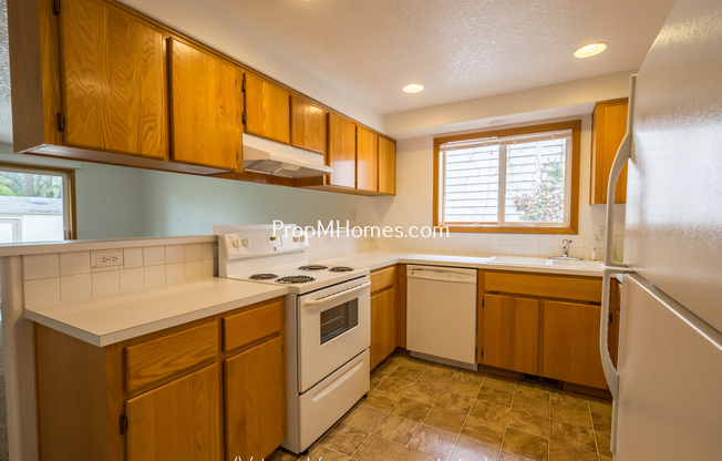 3 beds, 2 baths, $2,429