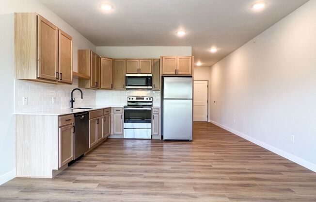 Studio, 1 bath, 730 sqft, $1,635, Unit SC 1408-215