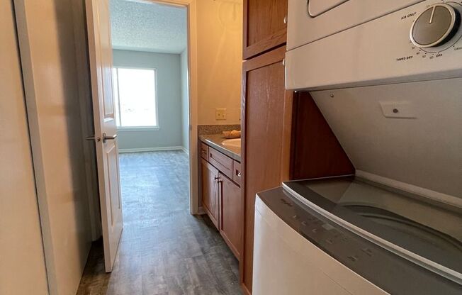 1 bed, 1 bath, $1,175, Unit #207