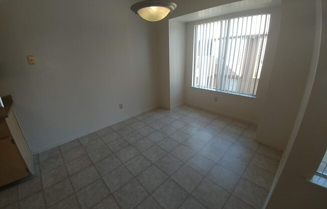 3 beds, 2 baths, 1,239 sqft, $2,015, Unit 1690-206