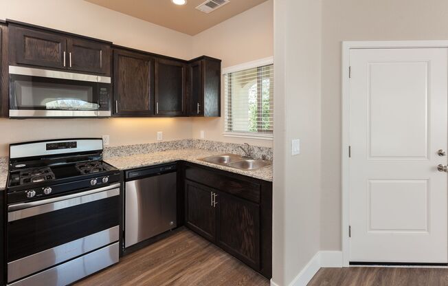 2 beds, 2 baths, 908 sqft, $1,495, Unit 207