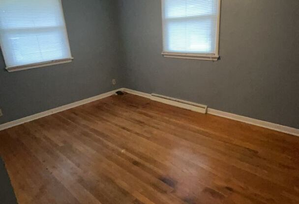 3 beds, 1 bath, $1,595