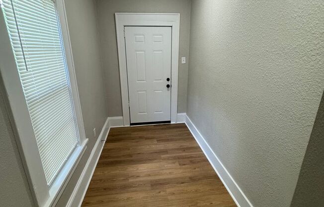 3 beds, 1 bath, $1,299