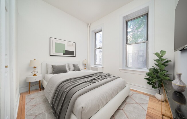 309 E 5 ST
