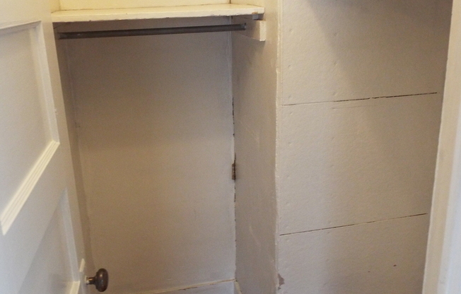 1 bed, 1 bath, $1,000, Unit 3