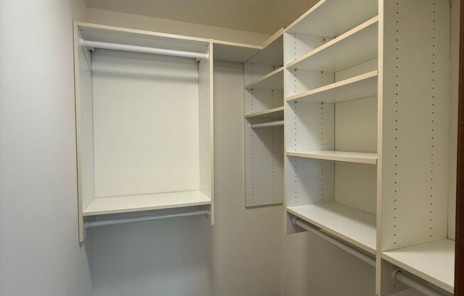 2 beds, 2 baths, 950 sqft, $1,695, Unit 7657CB