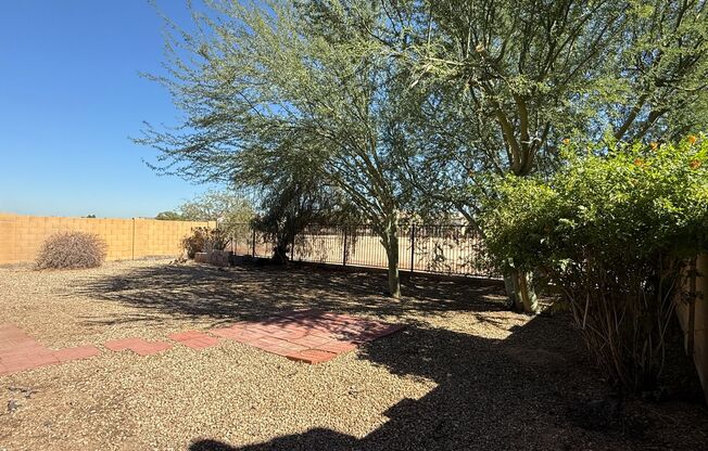 Spacious Home 4 bed, 3 bath home in Prestigious Gated Golf & Lake Community!