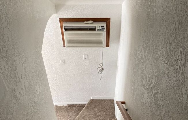 4 beds, 1 bath, $1,200, Unit 11202 (Upper)