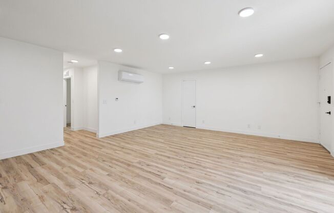 3 beds, 2 baths, 1,200 sqft, $3,695, Unit 403