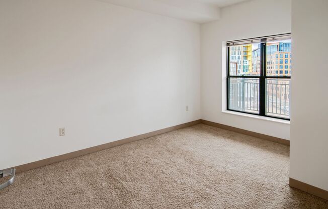 1 bed, 1 bath, 661 sqft, $1,825, Unit 0902