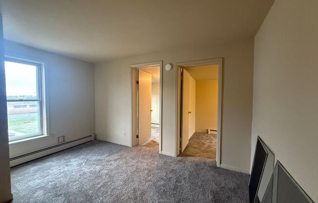 1 bed, 1 bath, $1,000, Unit 2B