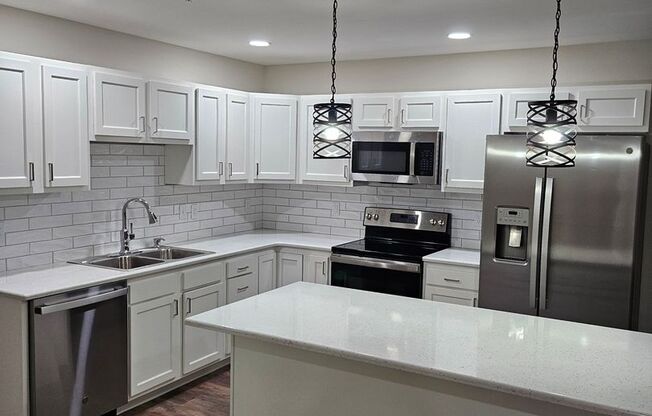 2 beds, 2 baths, 1,353 sqft, $1,300, Unit Apt 223 H