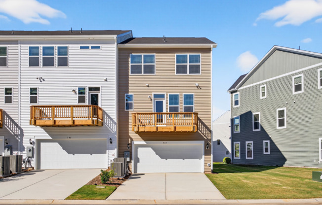 335 CHESAPEAKE CMNS ST