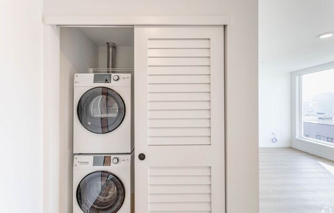 Studio, 1 bath, 254 sqft, $970, Unit 204