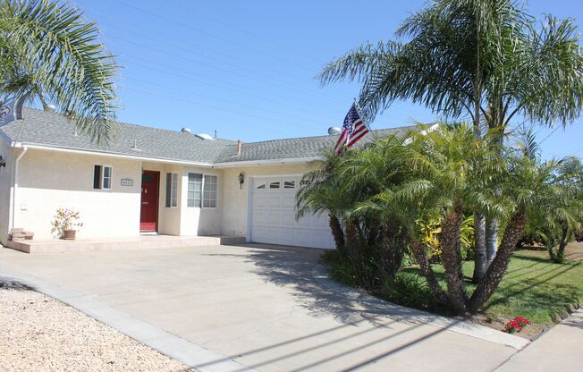 Beautiful & Spacious 3BD/2.5BA House - Close to Everything! - SOLAR POWER!