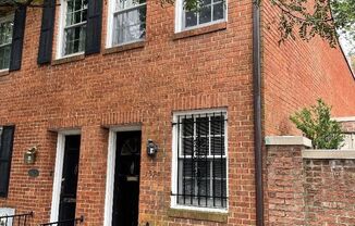 Cozy Georgetown House with Private Garden