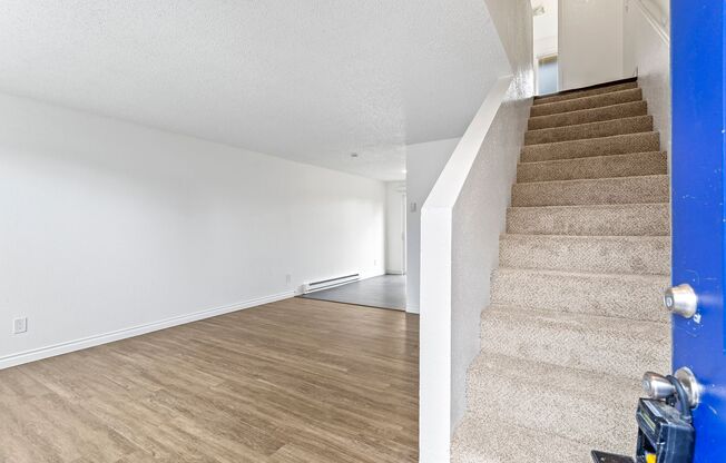 2 beds, 1 bath, 794 sqft, $1,395, Unit 3