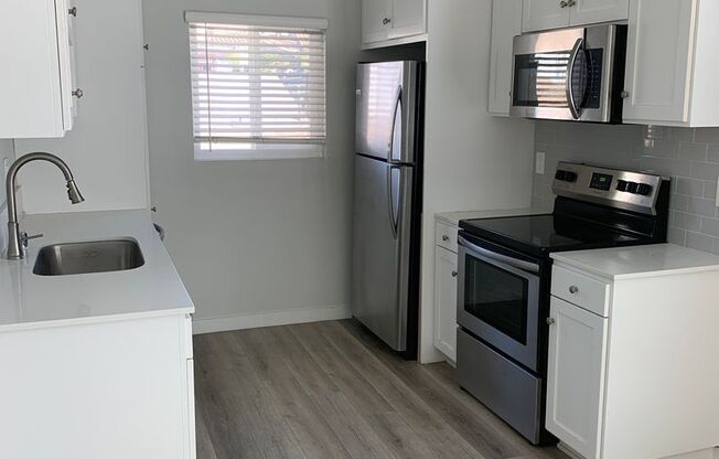 2 beds, 1.5 baths, $3,500, Unit 3958-G